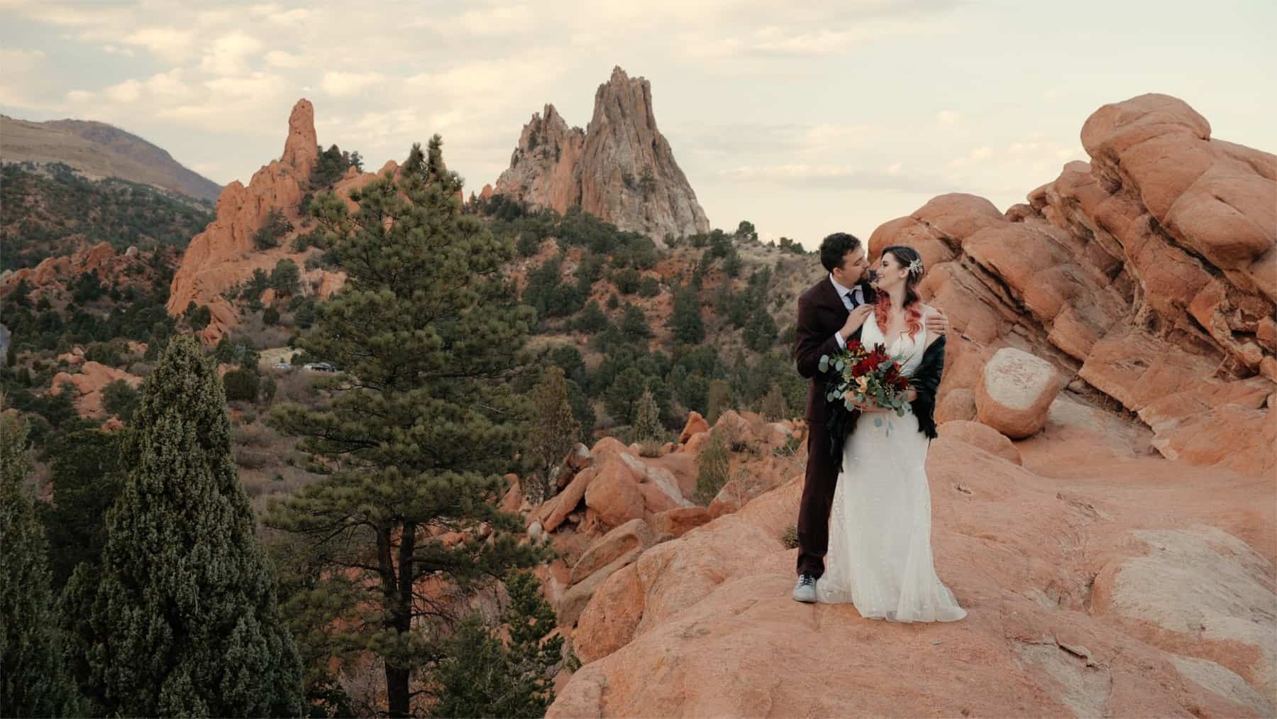 garden of the gods hiking elopement video manitou springs kaylee cody kissing